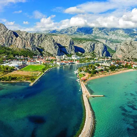 Beautiful In With View * Jesenice (Split-Dalmatia)