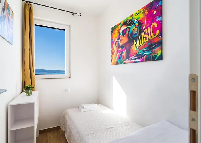 Lovely In With View *