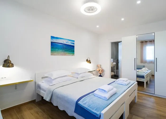 Vikendica Lovely In With View Jesenice (Split-Dalmatia)