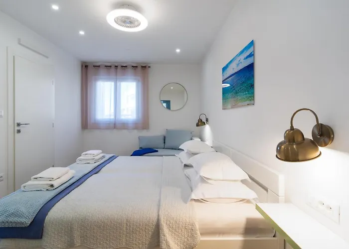 Vikendica Lovely In With View Jesenice (Split-Dalmatia)