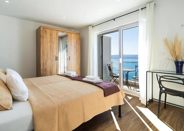 Lovely In With View Vikendica Jesenice (Split-Dalmatia)